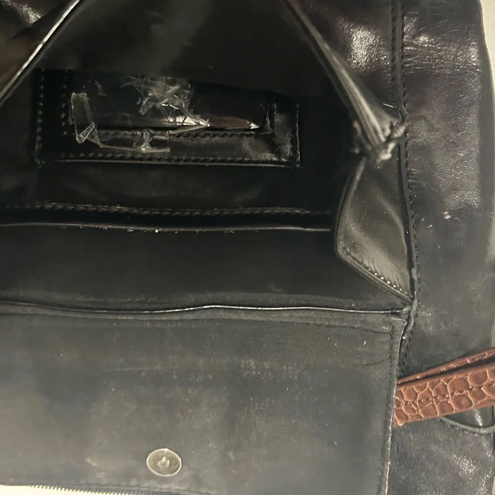Giani Bernini Black andBrownLeather Crossbody Messenger withDecorative Medallion